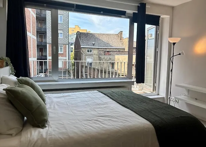 Le De La Cathedrale - Hypercentre Avec Balcon * Liège